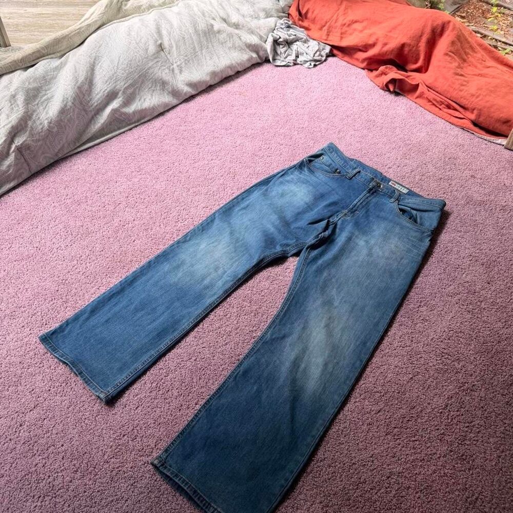 Wrangler Men's Blue and Navy Jeans